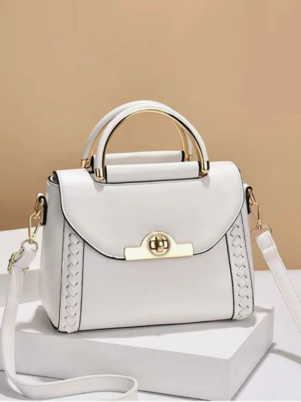 Bolsa Tiracolo Quadrada com Alça de Metal e Detalhes Trançados - July