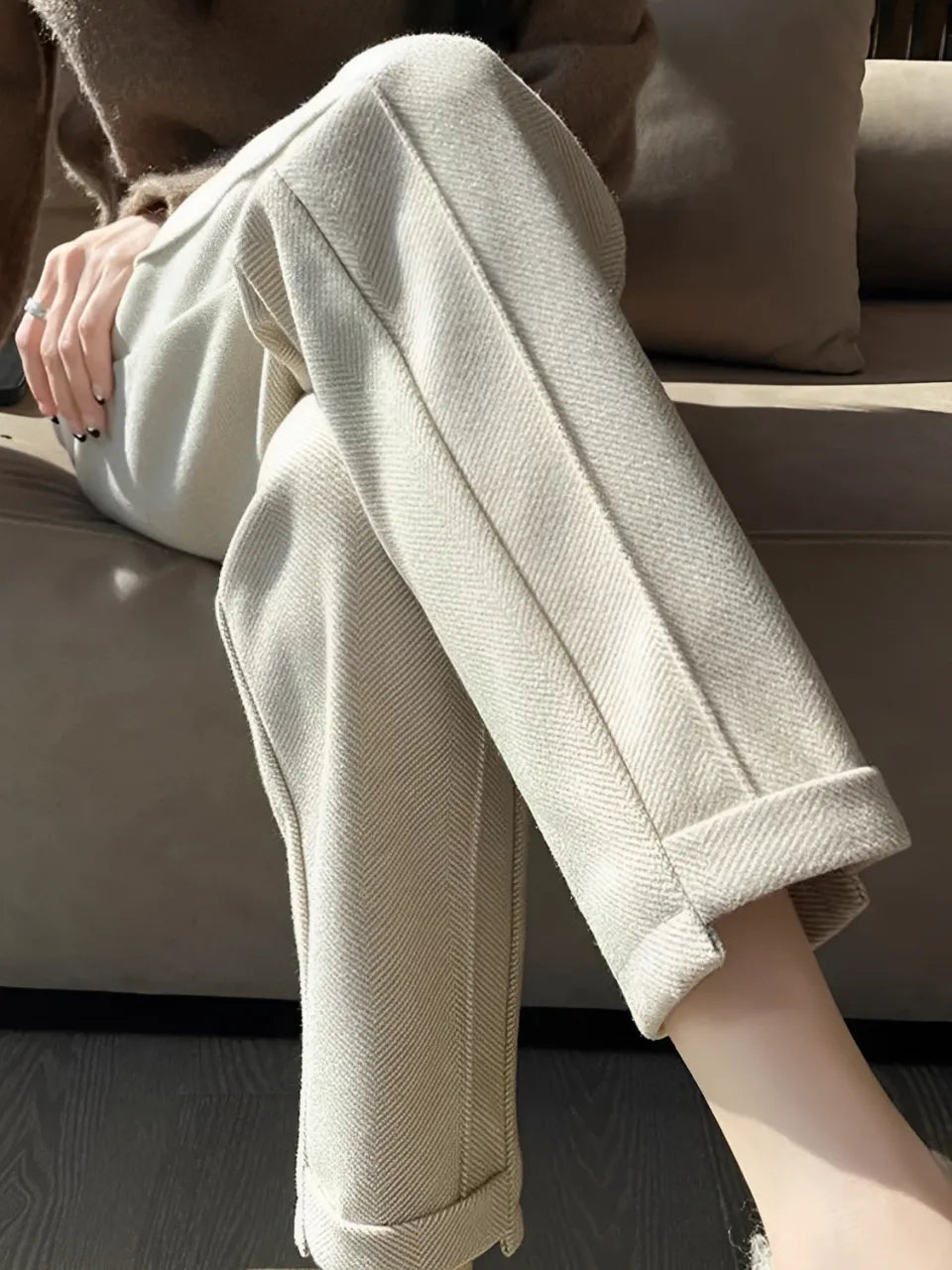 Calça Feminina Reta de Lã Caxemira com Cintura Alta e Elástico – Leda