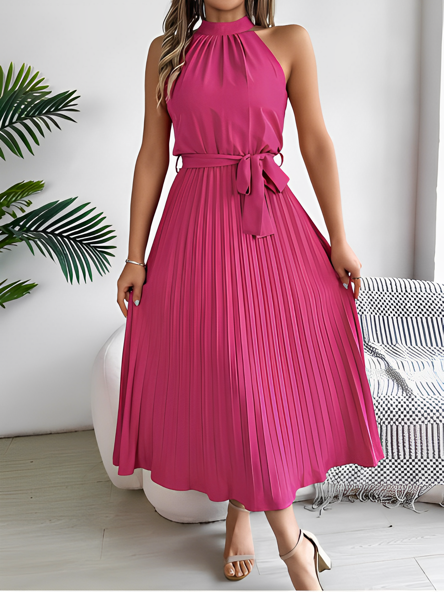 Vestido Midi Plissado com Decote Halter e Faixa Ajustável na Cintura – Dora [FRETE FULL]