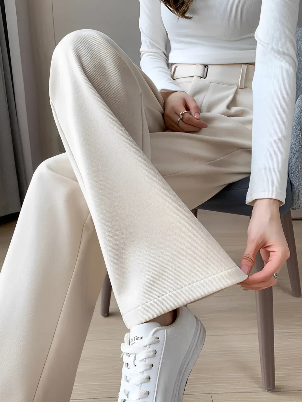 Calça Wide de Lã Batida com Cintura Alta de Elástico e Bolsos – Maysa