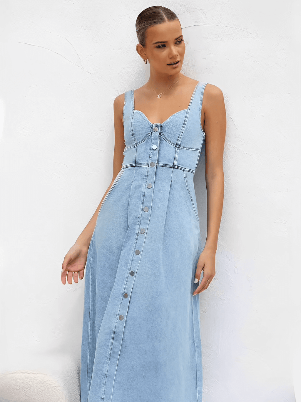 Vestido Midi Jeans com Decote Coração e Botões Frontais – Pilar