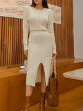 Vestido Midi em Tricô Texturizado com Decote 2 em 1 e Manga Longa – Genebra