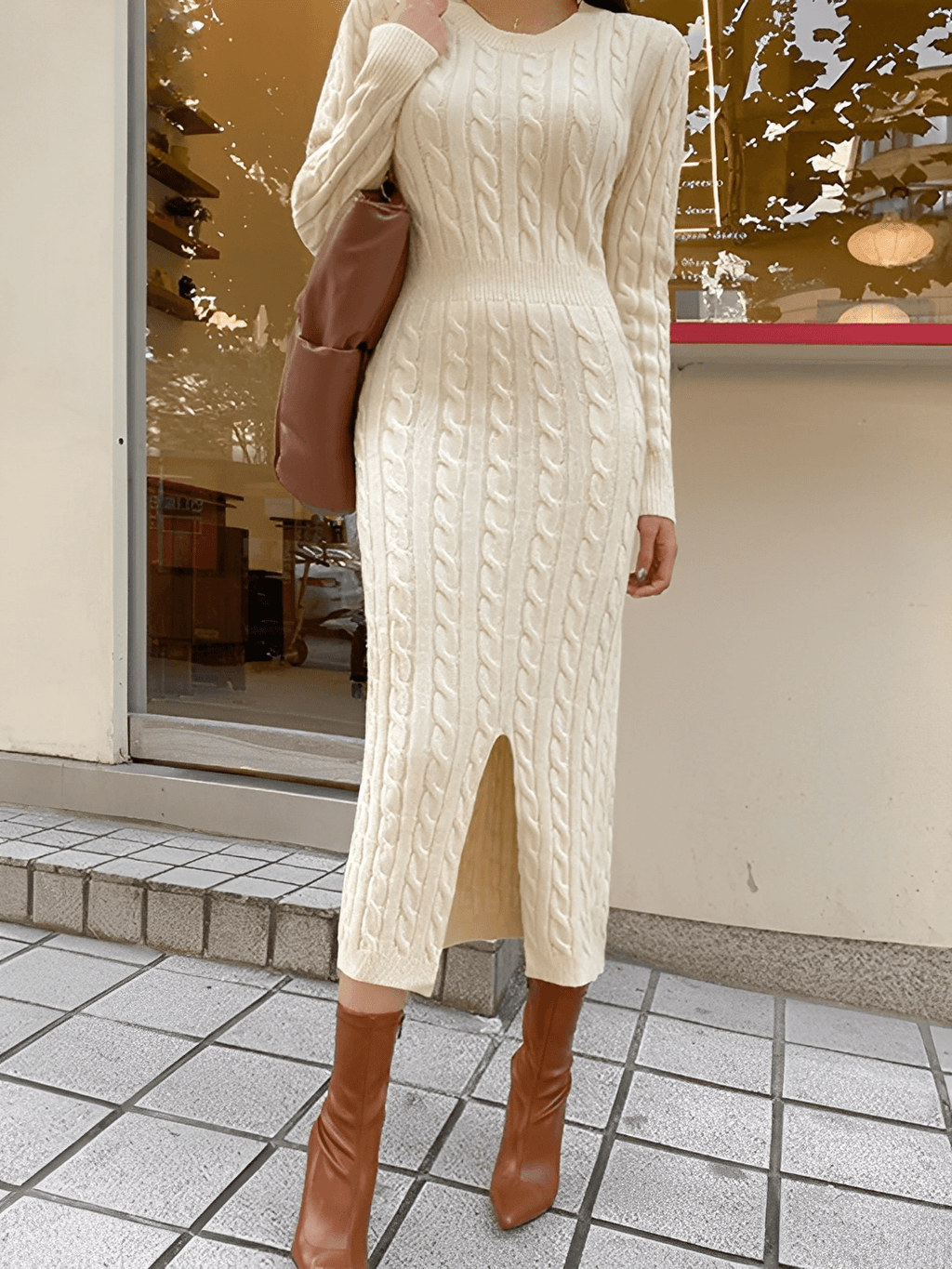 Vestido Midi em Tricô Texturizado com Decote 2 em 1 e Manga Longa – Genebra