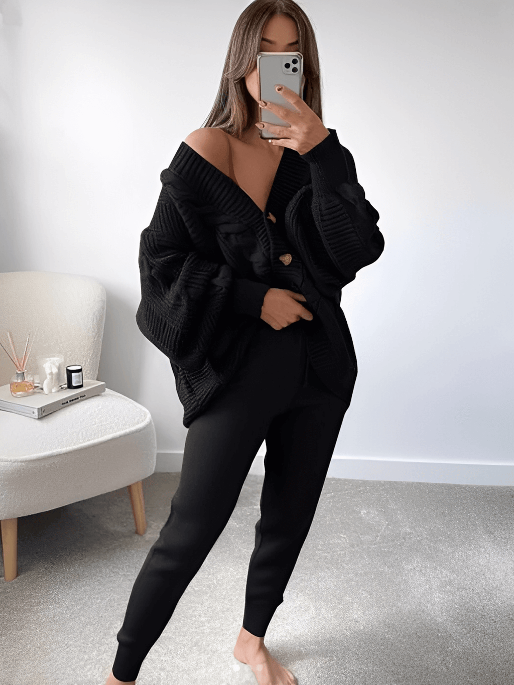 Conjunto em Tricô com Cardigan Oversized Decote V e Calça Lápis – Liana