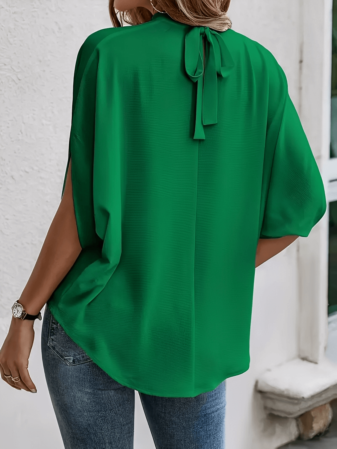Blusa com Mangas Mocergo Vazadas e Gola Laço Amarração na Nuca - Catherine [FRETE FULL]