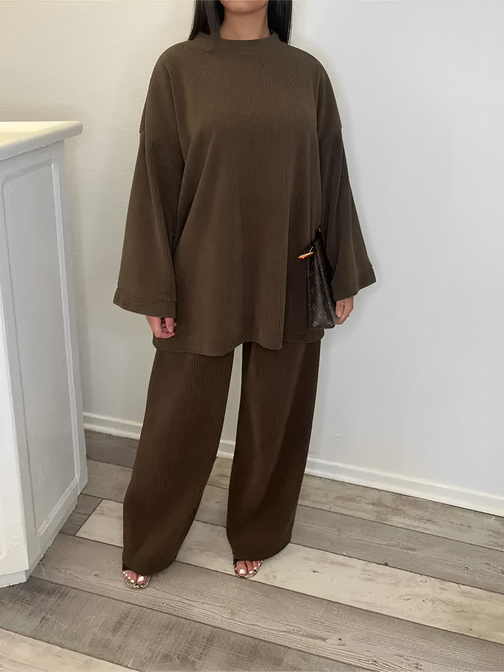 Conjunto Veludo Cotelê Suéter Oversized e Calça Wide Leg – Indira