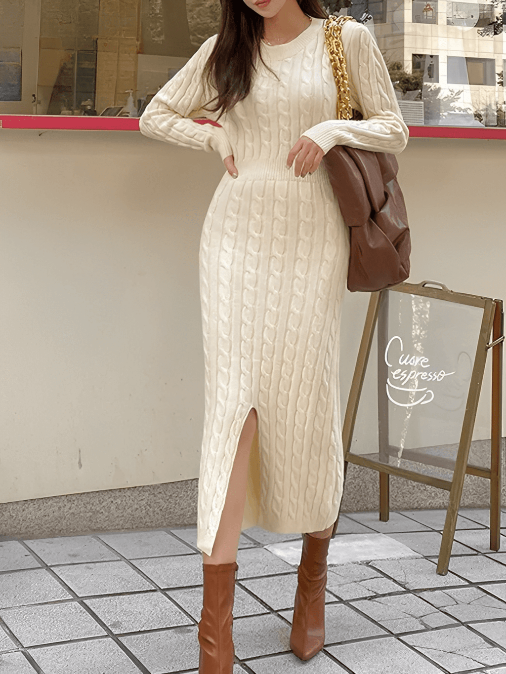 Vestido Midi em Tricô Texturizado com Decote 2 em 1 e Manga Longa – Genebra