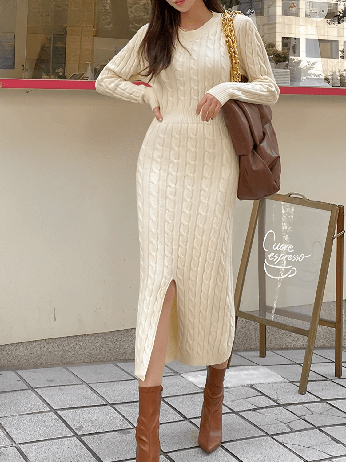 Vestido Midi em Tricô Texturizado com Decote 2 em 1 e Manga Longa – Genebra