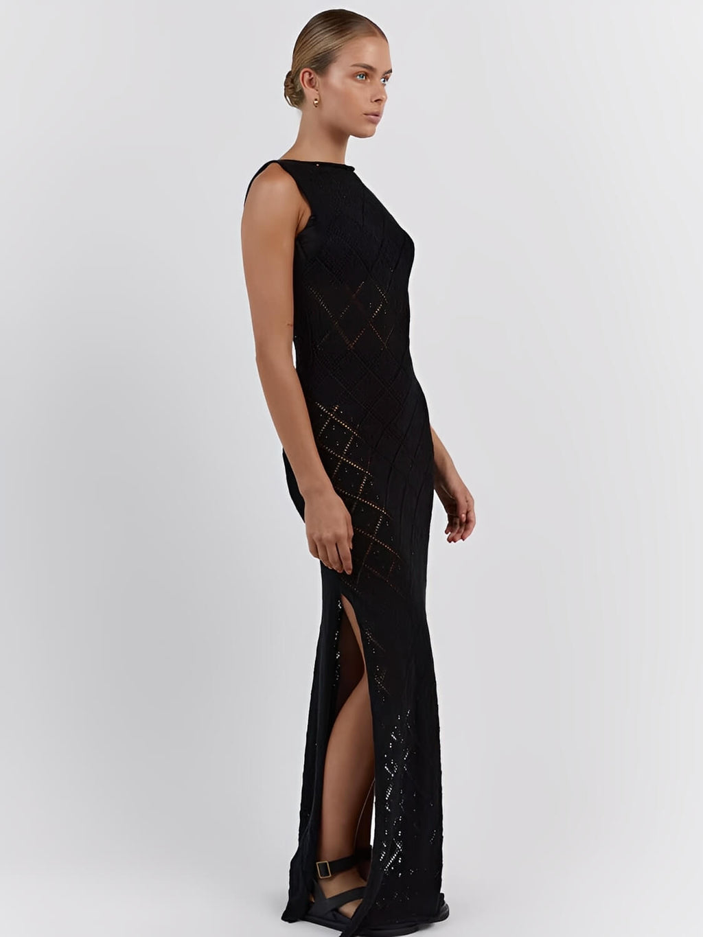 Vestido Longo em Crochê Vazado com Fenda Lateral – Filipa [FRETE FULL]
