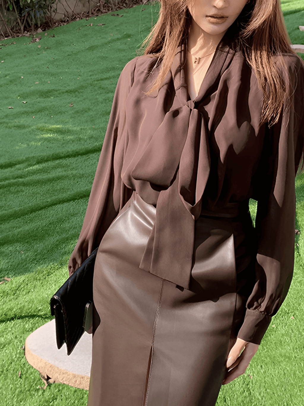Camisa em Chiffon com Gola Laço e Punhos com Botão – Evangeline