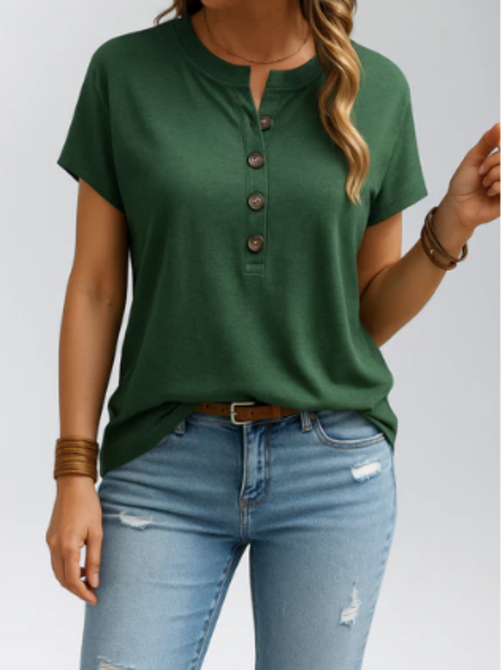 Blusa Feminina Básica com Gola Redonda e Abertura Frontal de Botões - Isolde [FRETE FULL]