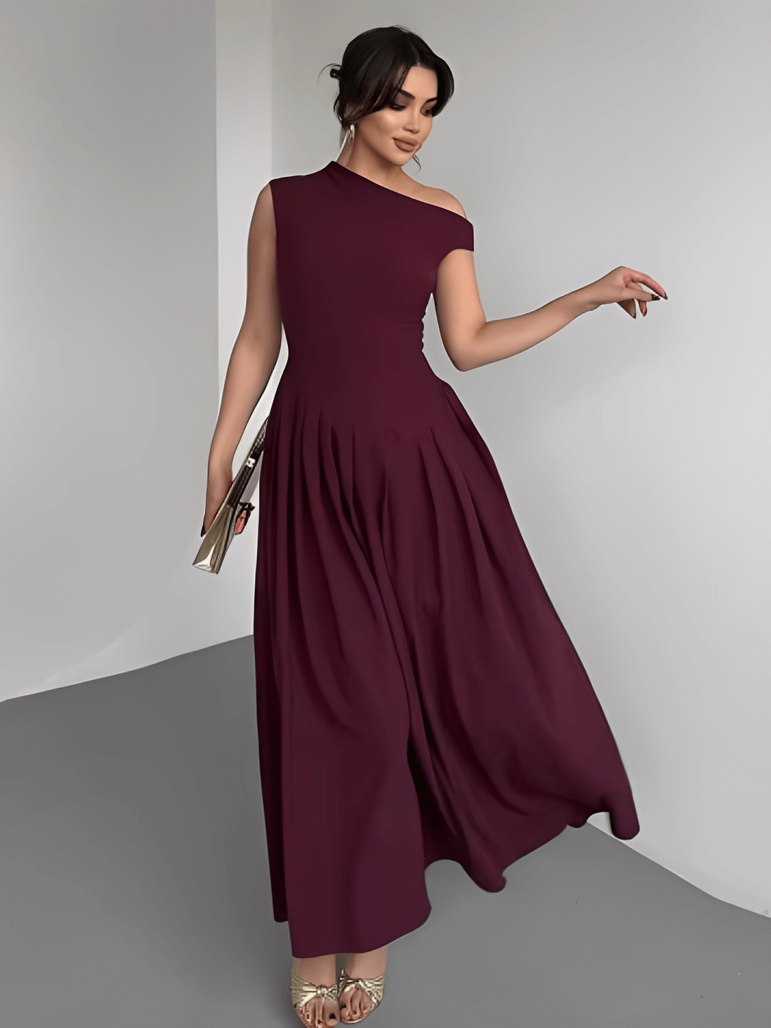Vestido Maxi com Ombro Assimétrico e Saia Plissada Sofisticada – Luana