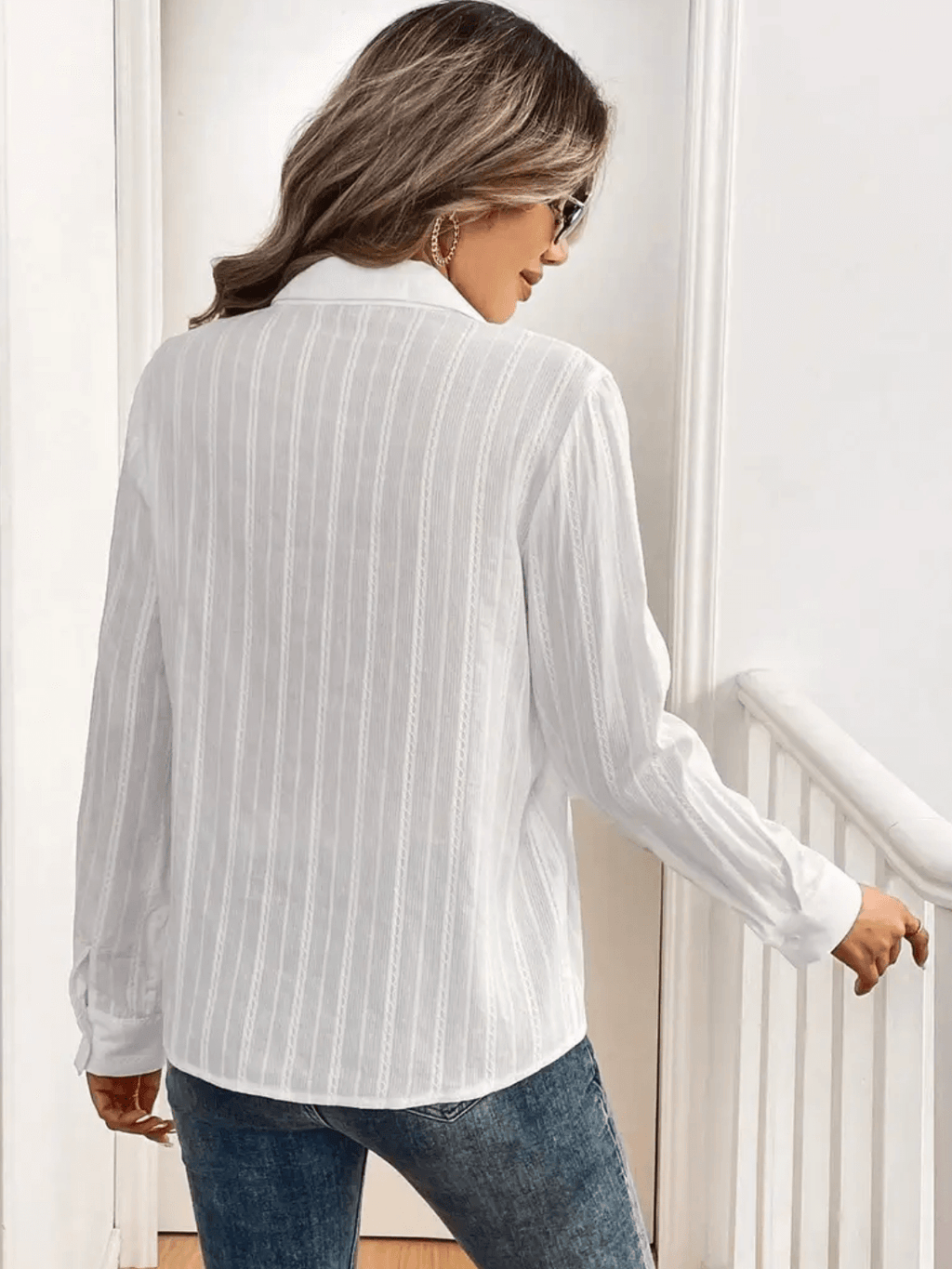 Camisa Texturizada com Listras Verticais e Punhos Estruturados - Karina