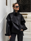 Jaqueta Oversized em Couro PU com Fecho Assimétrico Transpassado- Jasmin
