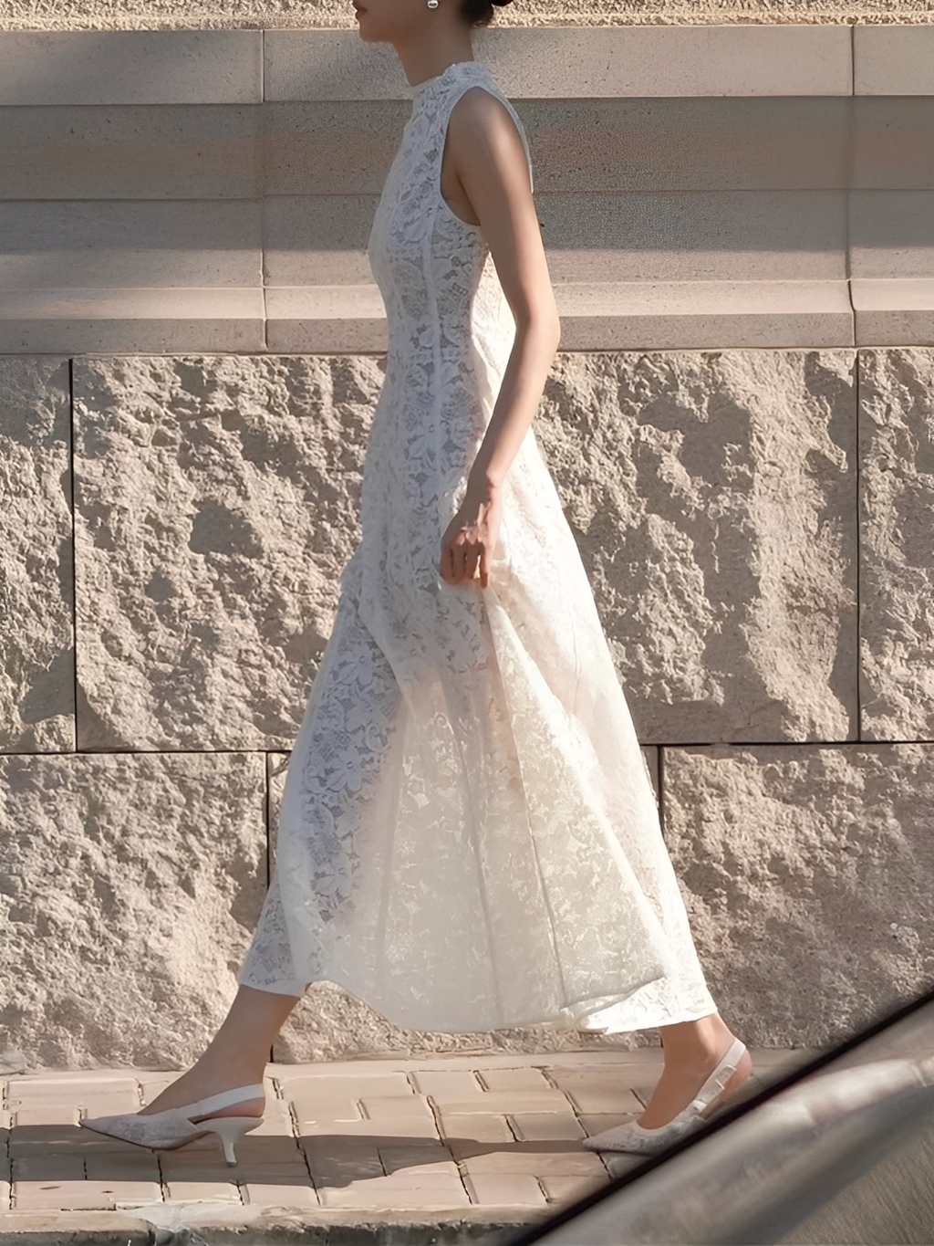 Vestido Midi em Renda Texturizada com Flores Acinturado – Carlota [FRETE FULL]