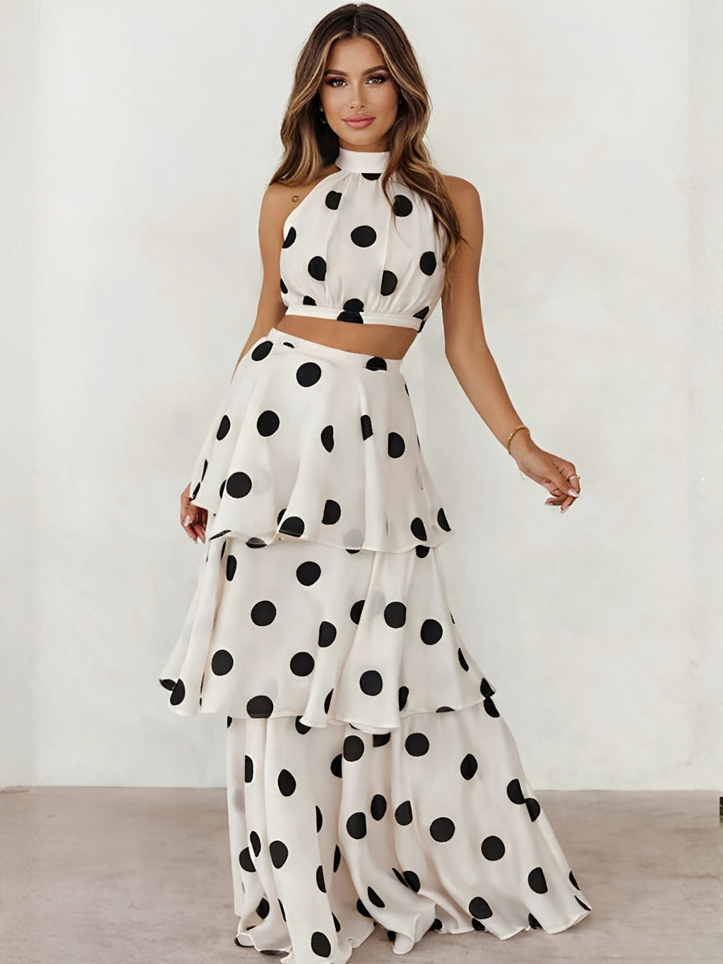 Conjunto Poá em Chiffon com Top Halter e Saia Longa em Camadas - Sibeli