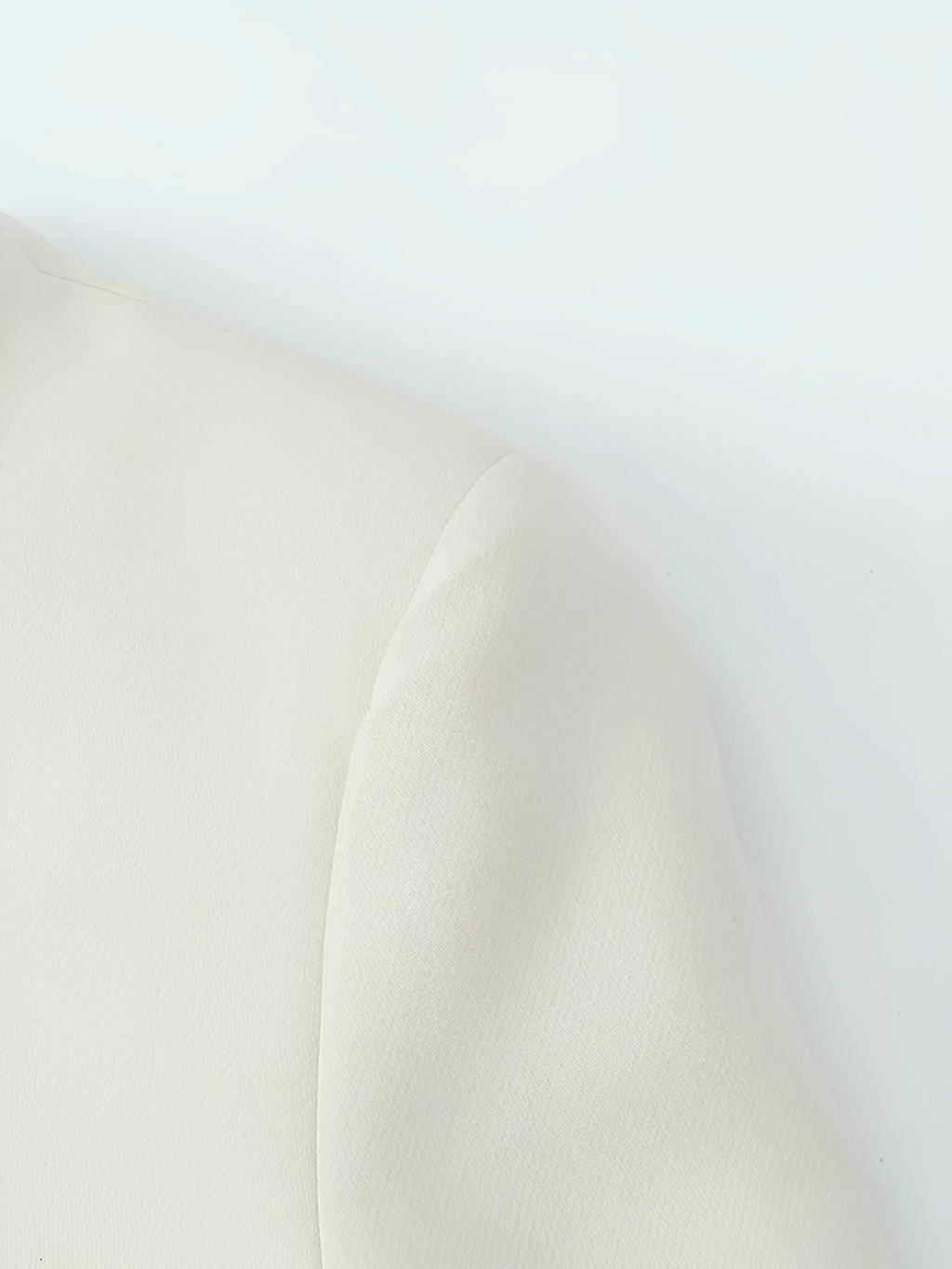 Conjunto em Alfaiataria com Casaco Acinturado e Calça Flare - Ariadne