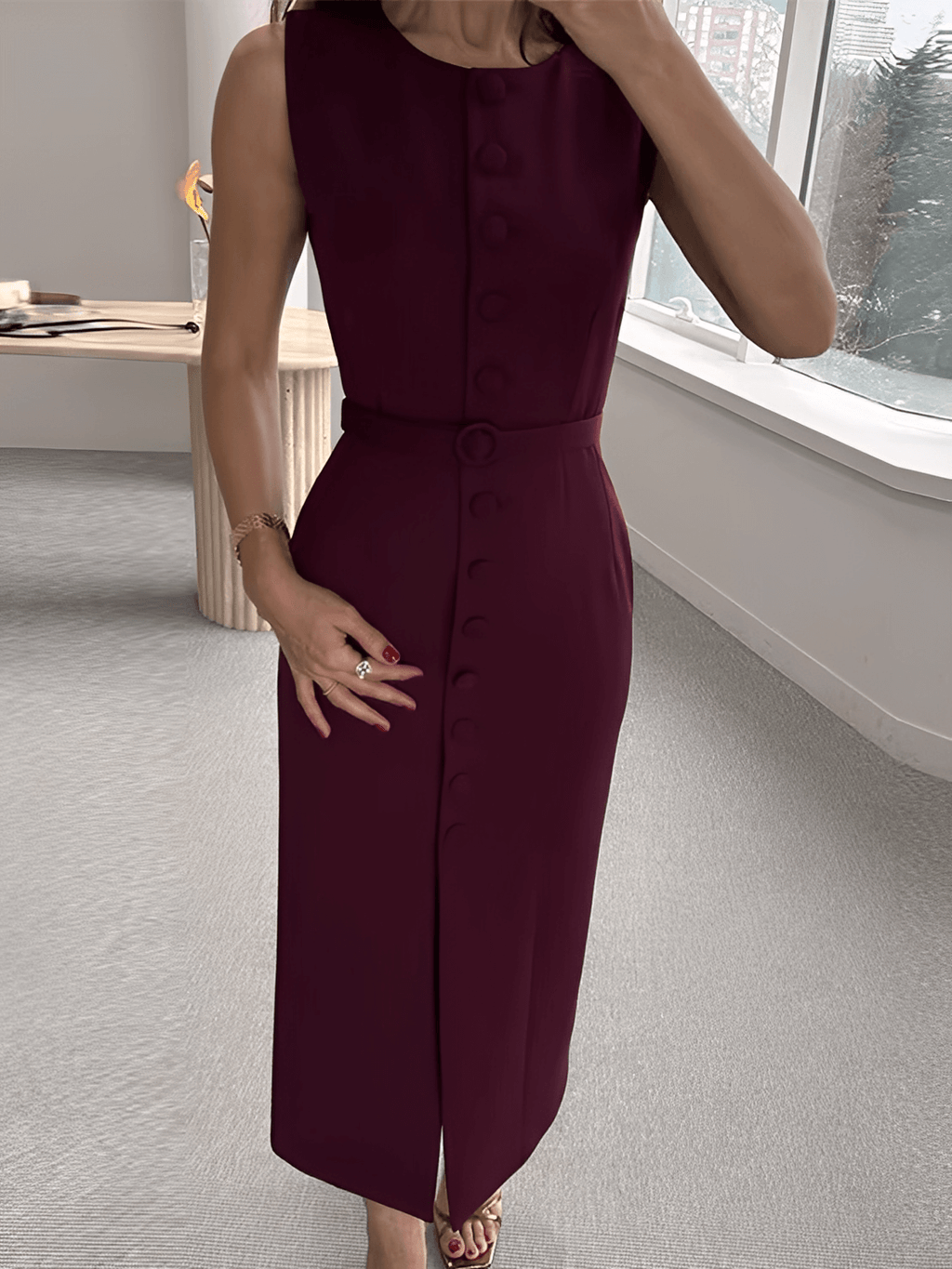 Vestido Midi Sem Mangas com Botões Forrados Cinto e Fenda – Selena