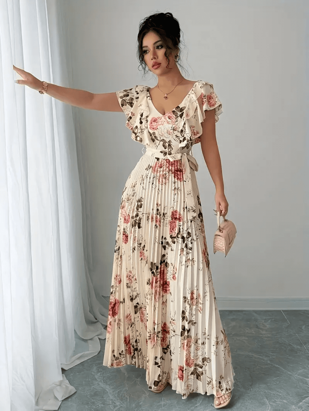 Vestido Longo Floral Plissado com Babados e Faixa-Cinto – Laís