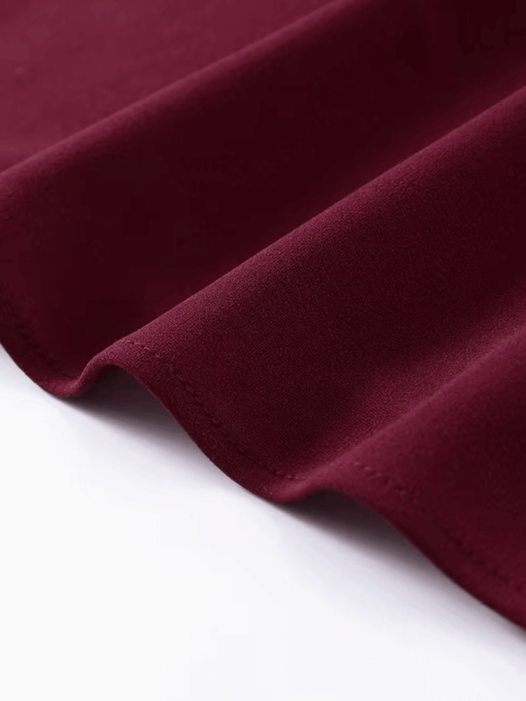 Vestido Maxi com Ombro Assimétrico e Saia Plissada Sofisticada – Luana