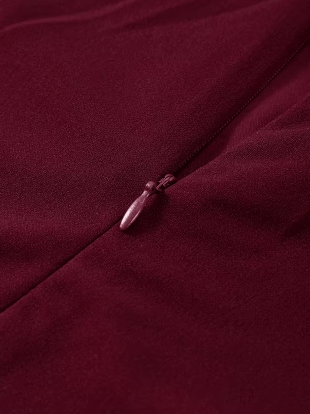 Vestido Maxi com Ombro Assimétrico e Saia Plissada Sofisticada – Luana