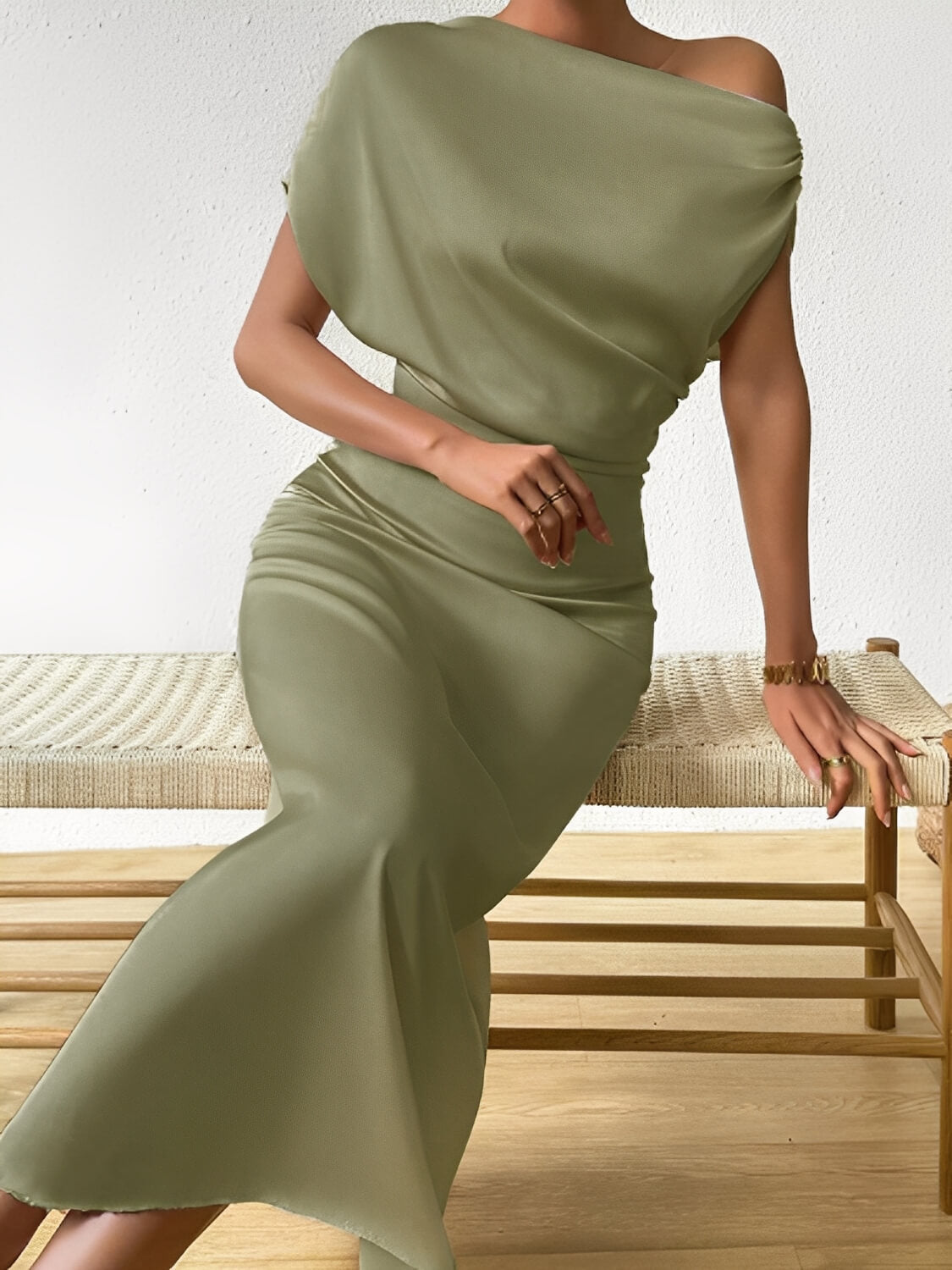 Vestido Midi Acetinado Acinturado com Decote Assimétrico Drapeado - Cleo [FRETE FULL]
