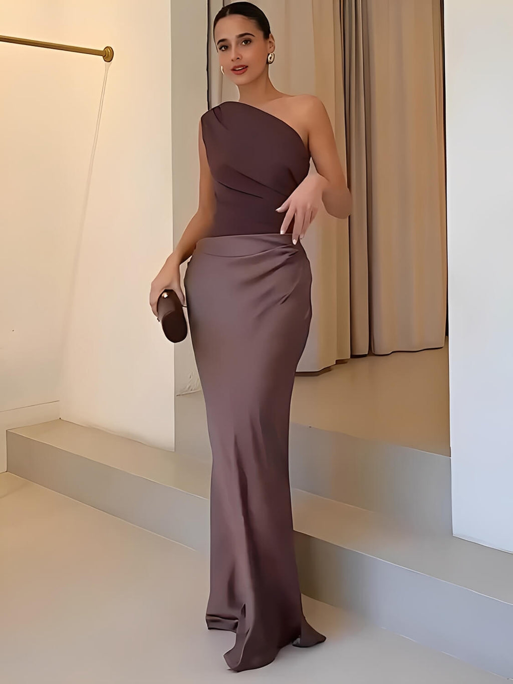 Vestido Longo Acinturado Acetinado Decote Diagonal e Ombro Único – Mirela