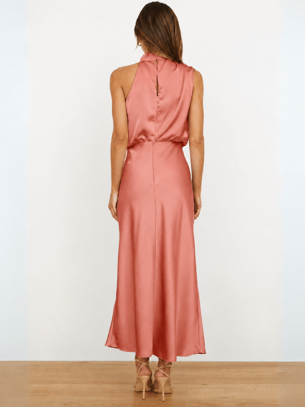 Vestido Midi Acetinado Acinturado com Gola Alta Drapeada Elegante – Rayca