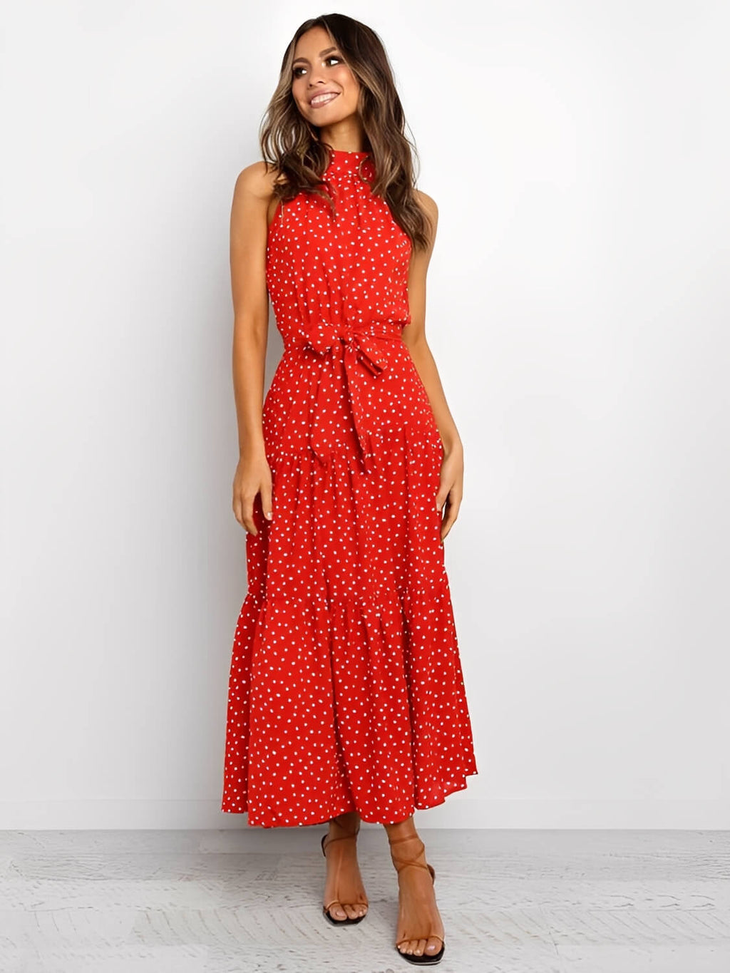 Vestido Midi em Poá Acinturado Decote Halter e Saia em Camadas – Andressa