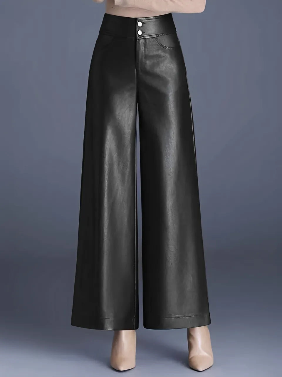 Calça Feminina Flare Cintura Alta em Couro Sintético com Zíper – Ellie