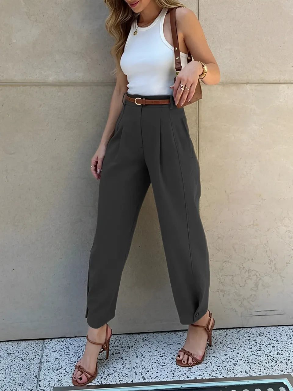 Calça Feminina Slim com Cintura Média Pregas Frontais e Cinto – Ester