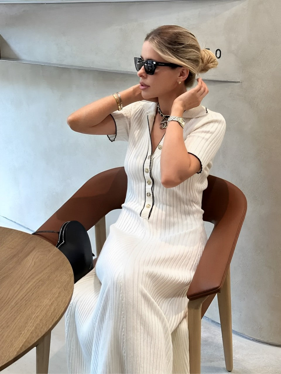 Vestido Longo de Tricô Canelado com Decote V e Botões – Evelyn [FRETE FULL]