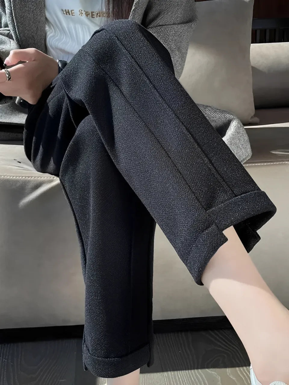 Calça Feminina Reta de Lã Caxemira com Cintura Alta e Elástico – Leda