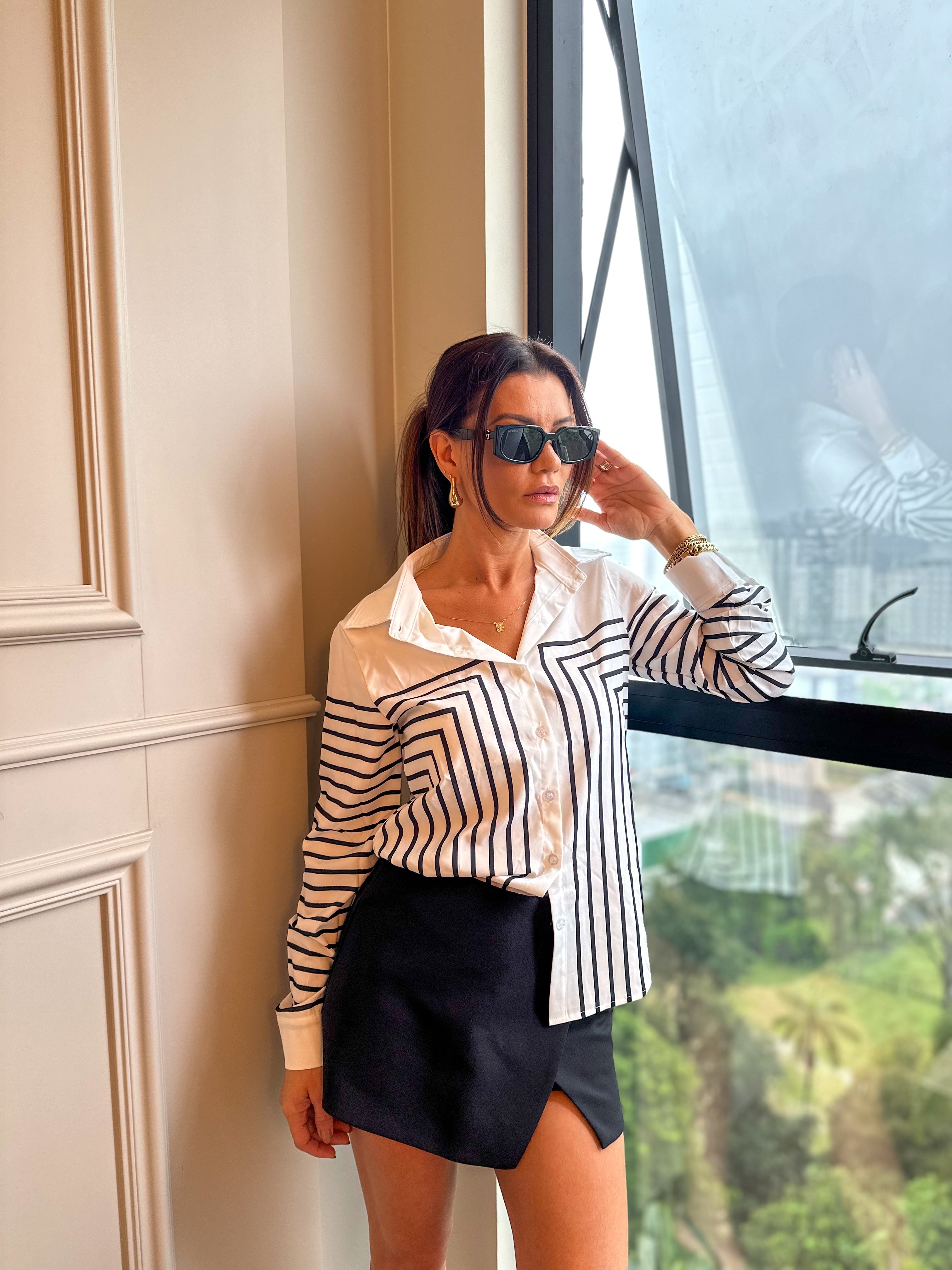 Camisa Listrada Elegante com Botões Frontais – Zaira [FRETE FULL]