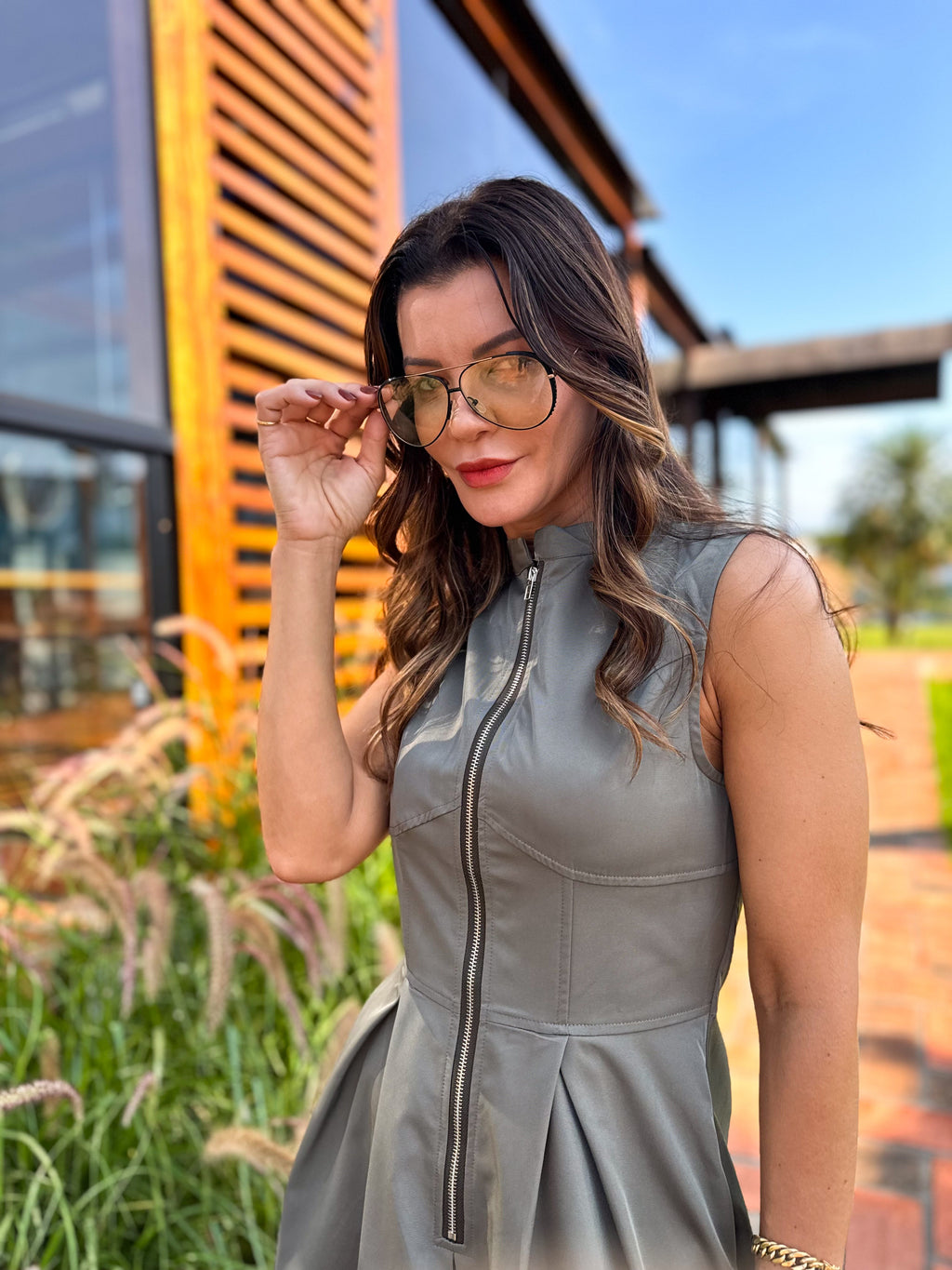 Vestido Longo com Zíper no Busto Cintura Império e Bolsos – Liriel