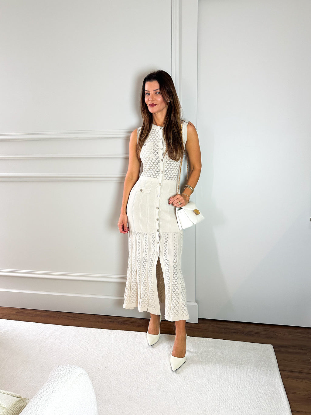 Vestido Midi de Tricô Sem Mangas com Abertura Frontal de Botões – Manon
