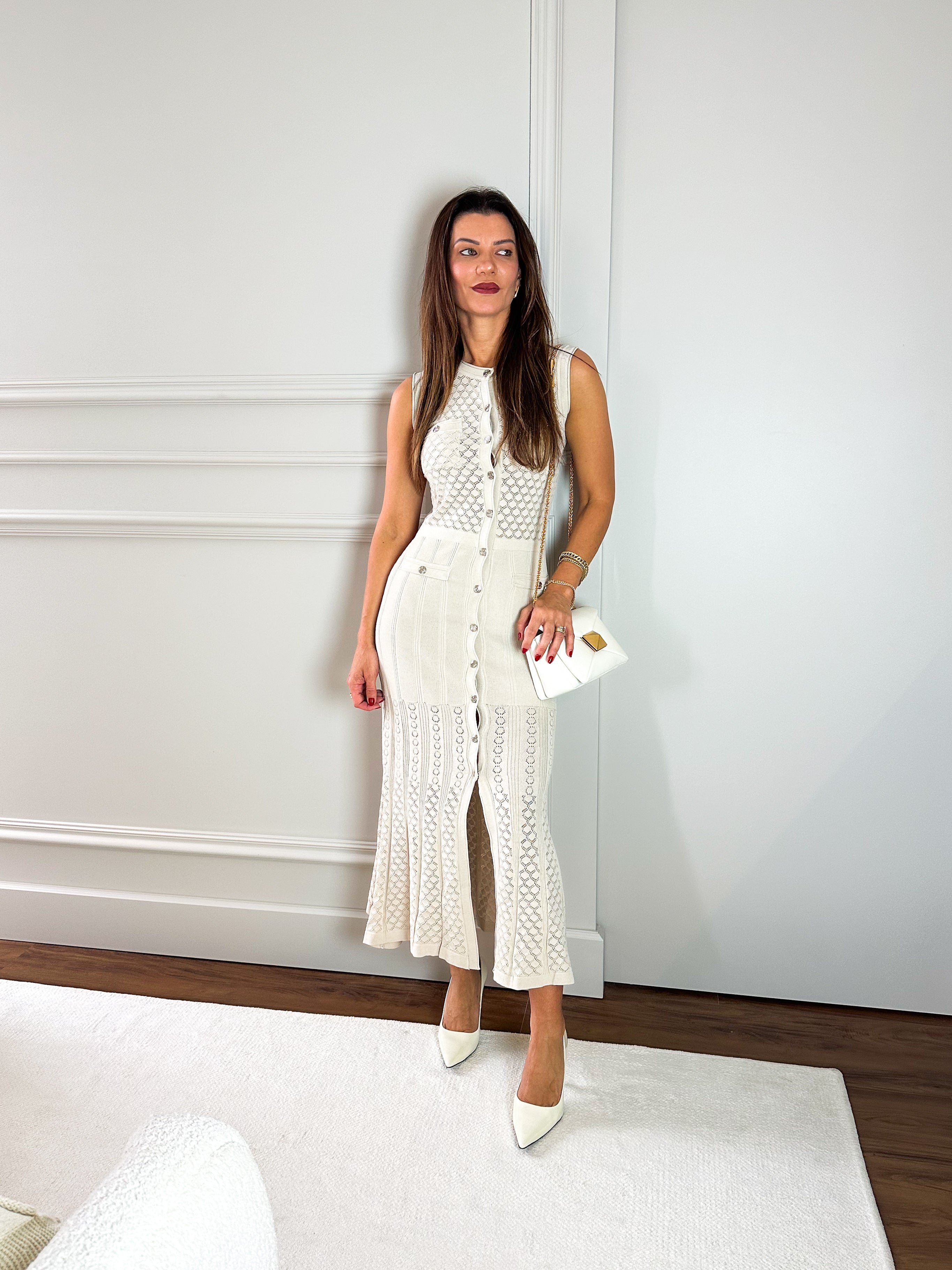 Vestido Midi de Tricô Sem Mangas com Abertura Frontal de Botões – Manon