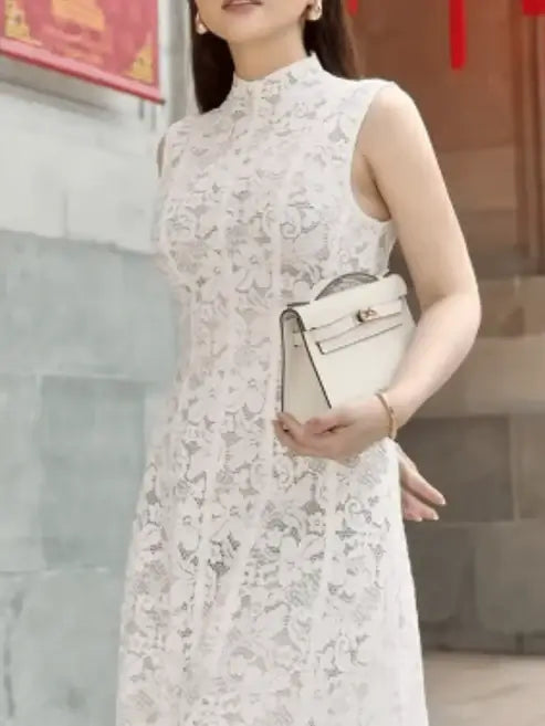 Vestido Midi em Renda Texturizada com Flores Acinturado – Carlota [FRETE FULL]